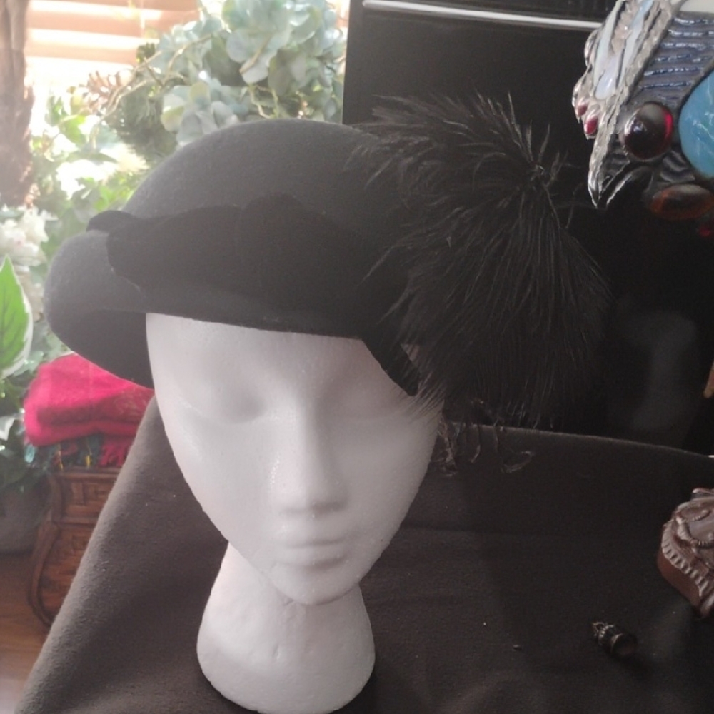 Elegant Black Feathered Women's Hat